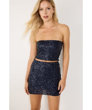 Nomatter-What bietet eine Kollektion für starke, einzigartige und stilbewusste Frauen. Hochwertige Stoffe und moderne Designs vereinen Komfort und Eleganz für jeden Anlass. Ob Alltag oder besondere Events – unsere Liebe zum Detail macht den Unterschied. Entdecken Sie zeitlose Ästhetik mit femininen Akzenten und heben Sie Ihren Stil auf ein neues Level. Mit "Nomatter-What" finden Sie die perfekte Kombination aus Ausdrucksstärke und Eleganz.
