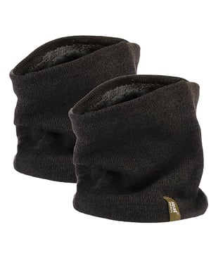 Heat Holders - Herren Thermo Winter Halswärmer: Genießen Sie unschlagbare Wärme und überirdischen Komfort mit dem Heat Holders Herren Thermo Winter Halswärmer. Dieser Halswärmer wurde für totale Anpassungsfähigkeit entwickelt und eignet sich sowohl für legere Jacken als auch für formelle Mäntel, wodurch er eine clevere Ergänzung Ihrer Winterkollektion wird. Erleben Sie den ultimativen Komfort, den dieser Halswärmer verspricht – ein unverzichtbares Accessoire für jeden frostigen Ausflug. Sanft über Ihre Haut gleitend, schafft das kuschelige, plüschige Gefühl bei jedem Anlegen ein umarmendes Gefühl. Ziehen Sie den Wärmer über Ihren Hals für sofortige Wärme oder ziehen Sie ihn höher für zusätzlichen Schutz. Die skulpturierte Passform passt sich an Ihren Hals und Kinn an. Es ist wie Ihr persönlicher Schutzschild gegen kalte Winde, mit maximaler Isolierung. Unfreundliche Zugluft – vergessen Sie das Einlaufen! Unsere Halswärmer sind Ihre mini warmen Decken, die empfindliche Bereiche wie Ihren Hals und das untere Gesicht gezielt ansprechen. Wichtige Produktdetails: - Ausgezeichnete Wärmespeicherung - Hochwertiges Thermolgarn - Geniales Design - Perfekt für jedes Winterabenteuer - Einheitsgröße für alle Größen.