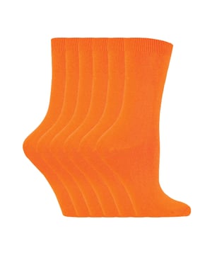 Calcetines de algodón para mujer: Estos calcetines de algodón súper suave son perfectos para llevar a diario, ya que son sencillos y prácticos. Al ser de algodón, estos calcetines son ideales para estar cómoda todo el día, ya que son muy suaves. Ideales para llevarlos de sport o en una situación formal. También pueden utilizarse como cómodos calcetines para el uniforme escolar. Estos calcetines supersuaves le aportarán la máxima comodidad y practicidad en cualquier situación cotidiana. Disponibles en varios colores y en las tallas 4-7 para mujer. Detalles adicionales del producto: - Paquete de 6 pares - Azul marino - Talla 4-7 uk - Algodón rico - Parte superior de agarre suave - Super cómodos - Grandes calcetines casuales - Sencillos y prácticos