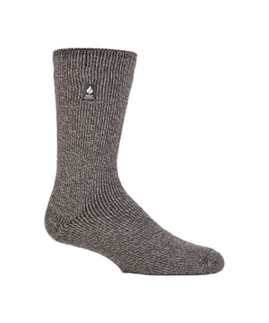 Calcetines térmicos de lana merino Heat Holders para hombre: Mantén tus pies abrigados en los días más fríos del invierno con estos calcetines térmicos Heat Holders de 2,9 TOG. Estos calcetines térmicos han combinado la retención de calor natural y propiedades de absorción de la lana merino, con la innovadora tecnología de tejido de punto que hace Heat Holders tan caliente. El pelo en bucle más largo y el suave cepillado interior garantizan la retención del calor y la amortiguación de los pies para ofrecer calidez y comodidad durante todo el día. Para proporcionar una mayor amortiguación y durabilidad, también se han añadido al calcetín un talón y una puntera reforzados. Estos calcetines térmicos son ideales para actividades al aire libre, o si pasas largos periodos de tiempo enfrentándote a los elementos. Por lo tanto, si usted es un ávido amante de las actividades al aire libre, le encantará la calidez, el grosor y la durabilidad que estos calcetines le ofrecerán. Estos calcetines de lana merino para hombre están disponibles en varios colores y están fabricados con un 54% de acrílico, un 36% de lana y un 5% de nailon, un 4% de poliéster y un 1% de elastano. Son lavables a máquina (en ciclo delicado) y están disponibles en paquetes de un par. Detalles adicionales del producto: - Paquete de 1 par - 6-11 UK - Talón y puntera reforzados - Lana Merino - Interior suave cepillado - Clasificación TOG 2.9 - Lavado a máquina en frío con ciclo delicado - 54% Acrílico 36% Lana 5% Nylon 4% Poliéster 1% Elastano