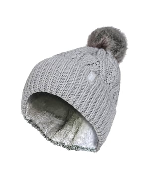 Gorro con pompón estilo Solna para mujer de Heat Holders: Al igual que el Heat Holders original para mujer, pero con un estilo de punto moderno, este gorro estilo Solna, como el original, pretende mantenerte abrigada y a la moda con su estilo y punto contemporáneos. Estos gorros con pompón para mujer tienen un forro aislante de felpa, llamado Heatweaver, que es aún más eficaz para retener el aire caliente que cualquier forro normal. Este forro térmico está diseñado para ser suave, con un lujoso tacto de vellón (casi parece que estés tocando el vellón dorado), a la vez que mantiene el aire caliente cerca de tu piel, impidiendo que entre el aire frío. Todo ello está pensado para que estés calentito durante todo el invierno. Este gorro con pompón tiene un puño vuelto y un gran pompón de piel sintética en la parte superior. Este gorro tiene una construcción de punto de cable en su exterior para darle un toque de moda. El exterior está hecho de 55% poliéster y 45% acrílico, y el forro es de 100% poliéster. Vienen en talla única y son lavables a máquina. Detalles adicionales del producto: ✔ Sujetadores térmicos ✔ Forro polar Heat Weaver ✔ Estilo Solna ✔ Punto de cable ✔ Gorro Pom Pom ✔ Puño con vuelta ✔ Exterior: 54% poliéster, 46% acrílico ✔ Forro: 100% poliéster ✔ Lavable a máquina a 40°.