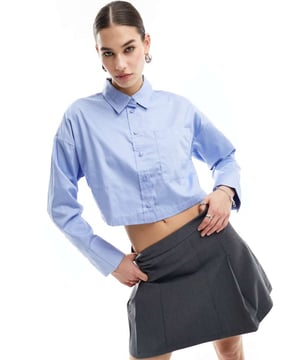 Tops by JDY Brb, adding to basket Spread collar Button placket Cropped length Regular fitSold By: Asos