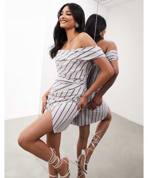 Dresses by ASOS EDITION Best dressed: secured Draped design Off-shoulder style Zip-back fastening Side split Regular fitSold By: Asos