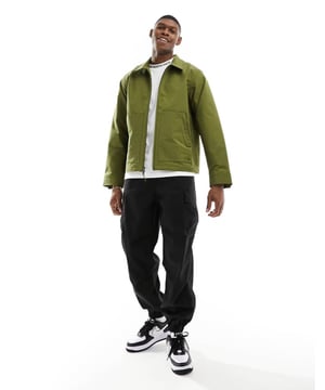 Jackets & Coats by The North Face Introducing: your new fave jacket Spread collar Zip fastening Zip-side pockets Logo embroidery detail Press-stud cuffs Regular fitSold By: Asos