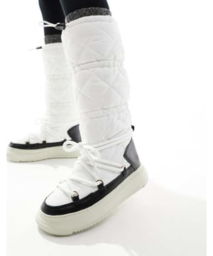 Shoes by Pajar Chilly? Snow problem Pull tab for easy entry Toggle and lace-up fastenings Signature Pajar branding Round toe Chunky sole Textured treadSold By: Asos