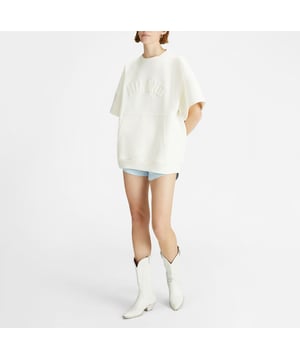 Sudadera oversize de manga corta para mujer: el estampado en relieve y el bordado Gas en la espalda completan el diseño con un toque deportivo. Características principales:  Confeccionada en tejido técnico de punto de algodón elástico Corte oversize Bolsillo canguro Estampado brillante en relieve en la parte delantera Bordado Gas en contraste en la espalda