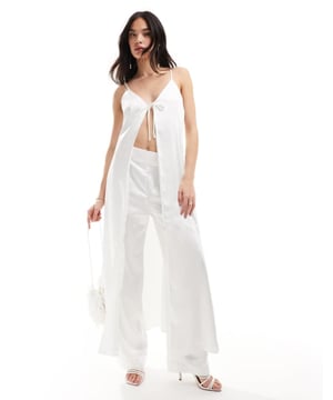 Tops by Y.A.S Part of a co-ord set Trousers sold separately V-neck Adjustable straps Tie front Regular fitSold By: Asos