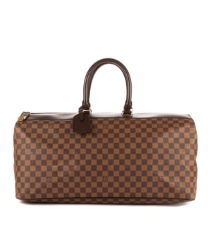 Louis Vuitton Bolsas Greenwich GM Bolsa de viaje en Marrón Lona recubierta y Latón dorado hardware. El producto está en en Perfectas Condiciones (AA).
  Dimensiones: 54.5x23x26.5 cm 
  Accesorios incluidos: Dustbag, Luggage Tag
    
  BrandCo Paris encuentra artículos raros y en las mejores condiciones a precios increíbles. ¡Vale la pena tener paciencia! Compra con confianza: todos los artículos de BrandCo Paris son seleccionados y autenticados cuidadosamente por nuestro equipo de expertos.
  Todos los artículos vienen con un certificado de autenticidad y un embalaje entregado por BrandCo Paris.
  Tabla de clasificación de la condición del artículo
  N (como nuevo)
  AA (perfecto estado)
  A (excelente estado)
  AB (muy buen estado)
  B (bueno/regular)