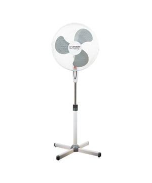 Ontdek de perfecte oplossing om uw huis of werkplek koel en comfortabel te houden met onze staande ventilator, die elegant design combineert met uitstekende efficiëntie. Deze ventilator is zorgvuldig ontworpen om naadloos in elke omgeving te passen, van moderne tot klassieke ruimtes, en biedt niet alleen functionaliteit, maar ook een vleugje stijl aan uw decor.

Met drie instelbare vermogensniveaus kunt u de luchtstroom kiezen die het beste bij uw behoeften past: een zacht briesje voor rustige avonden of een intensere luchtstroom voor zwoele dagen. Bovendien beschikt de ventilator over een standenschakelaar waarmee u de ventilator stil kunt laten staan ​​of in de oscillerende stand kunt zetten. Zo wordt de lucht gelijkmatig door de kamer verdeeld.

De verstelbare hoogte van de ventilator, variërend van 115 cm tot 125 cm, zorgt voor extra veelzijdigheid, zodat u hem kunt aanpassen aan verschillende ruimtes en voorkeuren. De grote diameter van 41 cm zorgt voor een krachtige luchtstroom van 29 m³/min. Zo wordt onmiddellijke en effectieve frisheid in elke hoek van de kamer gegarandeerd.

Ondanks de robuuste prestaties heeft deze ventilator een maximaal geluidsniveau van slechts 60 dB, wat zorgt voor een stille en ontspannende omgeving. Deze staande ventilator is ideaal voor gebruik in slaapkamers, kantoren of woonkamers en is de perfecte keuze voor wie op zoek is naar comfort, stijl en prestaties in één product.


• Elegant en efficiënt ontwerp.
• 3 vermogensniveaus.
• Vaste of oscillerende positiekeuzeschakelaar.
• Minimale lengte: 115 cm.
• Maximale hoogte: 125 cm.
• Diameter ventilator: 41 cm.
• Laag geluidsniveau: maximaal 60 dB.
• Luchtstroom: 29m³/min.
• Kabellengte: 1,3 m.
• Spanning: 220 - 240V.
• Frequentie: 50Hz.
• Vermogen: 45 W.

"