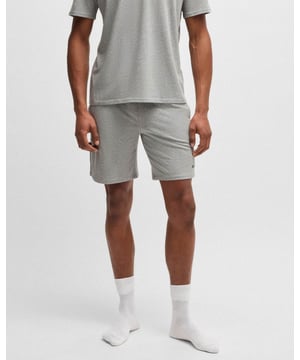 Signature pyjama shorts blended with stretch by BOSS. Printed with a logo on the left leg, this design is the ultimate in comfort.
95% Cotton, 5% Elastane
50515394