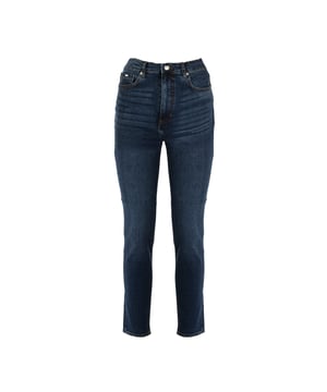 GAS damesjeans combineren stijl, comfort en kwaliteit perfect. Gemaakt van eersteklas stoffen en met moderne, veelzijdige pasvormen, bieden ze een pasvorm die het silhouet verbetert. Ze zijn verkrijgbaar in verschillende wassingen en details en zijn ideaal voor het creëren van casual of verfijnde looks, die de kenmerkende authenticiteit en aandacht voor design van het merk weerspiegelen.