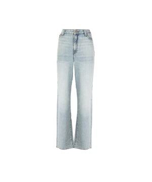 Die Damenjeans von GAS sind eine perfekte Kombination aus Stil, Komfort und Qualität. Sie sind aus hochwertigen Stoffen gefertigt und bieten mit ihren modernen, vielseitigen Schnitten eine Passform, die die Silhouette unterstreicht. Sie sind in verschiedenen Waschungen und Details erhältlich und eignen sich ideal für lässige oder raffinierte Looks, die die Authentizität und die Aufmerksamkeit für das Design der Marke widerspiegeln.