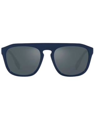 Ervaar luxe en verfijning met de zonnebril. Deze strakke zonnebril is gemaakt van de beste materialen en biedt 100% UVA/UVB-bescherming en verfijnde metallic accenten. Bewonder de verfijnde Lacoste-stijl met deze tijdloze zonnebril. Lensbreedte = 57 mm, Neusbrugbreedte = 20 mm, Armlengte = 145 mm, Zonnebril, zonnebrillenkoker, schoonmaakdoekje en onderhoudsinstructies allemaal inbegrepen, 100% bescherming tegen UVA- en UVB-zonlicht en conform de Britse norm EN 1836:2005, Blauwe zonnebril, Gemaakt in Italië
