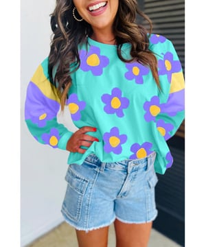 Sky Blue Floral Color Block Long Sleeve Loose Top
  Provides coverage and style versatility
  Classic crew neck design for a timeless and chic look
  Stylish color block detailing adds a modern twist
  Delicate cuttings for a perfect fit
  Available at attractive prices
  High elasticity
  Unisex
Material: 95% Polyester 5% Elastane
