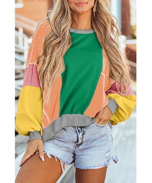 Dunkelgrünes Colorblock-Patchwork-Design  
Sichtbare Nähte  
Oversized-Schnitt, geeignet für die meisten Körperformen  
Figurschmeichelnde Silhouette  
Ideal für Herbst- und Winterbekleidung  
Pullover-Stil  
Material: 65% Polyester, 35% Baumwolle