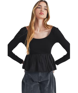 El cuello de pala añade elegancia y sofisticación  
Tejido de punto acanalado texturizado para comodidad y estilo  
El dobladillo acampanado a la moda favorece una silueta femenina  
Prenda versátil adecuada para diversas ocasiones  
Disponible en múltiples tallas con alta elasticidad  
Material: 50% Viscosa 28% Poliéster 22% Poliamida