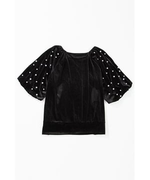 Top de terciopelo negro con cuentas de perlas y mangas cortas  
Embellido con cuentas de perla para un toque lujoso  
Mangas cortas abullonadas para una cobertura equilibrada y un look clásico  
Fabricado con un material de terciopelo suave y lujoso  
Perfecto para ocasiones especiales o una noche de salida  
Disponible en varias tallas con alta elasticidad