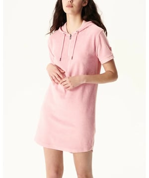 Embrace casual elegance with the Meg 2.0 Dress in soft Peach Pink, great for any relaxed occasion.