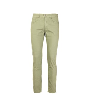 De Reign herenbroek is de perfecte combinatie van elegantie en comfort. Ze zijn gemaakt van hoogwaardige stoffen en bieden een optimale pasvorm en duurzaamheid. Verfijnde details, zoals de precieze afwerking en de keuze van fijne materialen, maken ze ideaal voor zowel werk als vrije tijd. Een veelzijdig en stijlvol kledingstuk dat niet mag ontbreken in de garderobe van elke man.