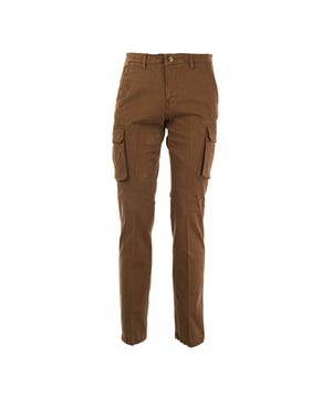 Die Herrenhosen von GAS vereinen modernen Stil und Komfort, ideal für jede Gelegenheit. Aus hochwertigen Materialien gefertigt, bieten sie eine perfekte Passform und feine Details, die sowohl für legere als auch für formelle Looks geeignet sind. Vielseitig und unverzichtbar im Design, spiegeln sie die Authentizität der Marke wider, entworfen für Männer, die Funktionalität und Stil in einem zeitlosen Kleidungsstück suchen.
