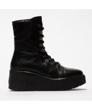Fly London HAIF269FLY Womens Boots Black Upper Material: LeatherLining Material: MicrofibreSole Material: RubberClosure/Fastening: Lace-UpFeatures: Comfort,BreathableHeel Type: BlockToe Shape: RoundShoe Width: RegularItem Weight: 0.45 KGHeel Height: Medium (5-7.4cm)Shoe Shaft Height: AnkleBoot Style: Ankle BootsGift Boxed: NoProduct Code: P701269000