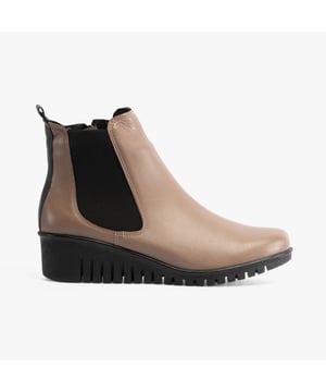 Lotus DRESDEN Womens Boots Clay Upper Material: LeatherLining Material: TextileSole Material: RubberClosure/Fastening: ZipFeatures: Comfort,Elasticated Side PanelHeel Type: WedgeToe Shape: RoundShoe Width: RegularItem Weight: 0.45 KGHeel Height: Low (2.5-4.9cm)Shoe Shaft Height: AnkleBoot Style: Ankle BootsGift Boxed: NoProduct Code: ULB382DC0