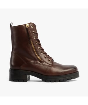 Gabor Gabor SERVE Womens Ankle Boots Brown Upper Material: LeatherLining Material: TextileSole Material: RubberClosure/Fastening: Lace-UpFeatures: ComfortHeel Type: BlockToe Shape: RoundShoe Width: RegularItem Weight: 0.45 KGHeel Height: Low (2.5-4.9cm)Shoe Shaft Height: AnkleBoot Style: Ankle BootsGift Boxed: NoProduct Code: 52.785.55
