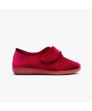Lotus JANET Womens Slippers Bordo Upper Material: FabricLining Material: TextileSole Material: SyntheticClosure/Fastening: Touch FastenFeatures: Memory Foam,ComfortShoe Width: RelaxedItem Weight: 0.45 KGHeel Height: Flat (Under 2.5cm)Slipper Style: Full SlipperProduct Code: ULH090DR0
