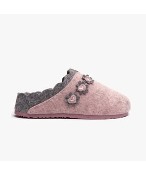 Dr Keller Dr Keller HEART Womens Mule Slippers Pink Upper Material: TextileLining Material: TextileSole Material: SyntheticClosure/Fastening: Slip-OnFeatures: Comfort,LightweightToe Shape: RoundShoe Width: RelaxedItem Weight: 0.45 KGHeel Height: Flat (Under 2.5cm)Slipper Style: MuleGift Boxed: NoProduct Code: B1106-PNK