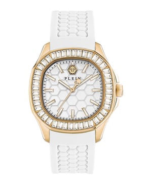 Deze Philipp Plein The $pectre Analoge Horloge voor Dames is het perfecte sierraden om te dragen of cadeau te doen. De gouden 38 mm ronde kast gecombineerd met de comfortabele witte siliconen horlogeband zorgt ervoor dat je kunt genieten van dit prachtige horloge zonder enige concessie. Aangedreven door een hoogwaardig quartz uurwerk en waterbestendig tot 5 bar, zal je horloge blijven tikken. Alles wat een vrouw zich maar kan wensen. Dit analoge horloge heeft een functie: luminescente wijzers en luminescente cijfers. Hoogwaardige witte siliconen strap van 19 cm lang en 20 mm breed met een gespsluiting. Kastdiameter: 38 mm, kastdikte: 8,85 mm, kastkleur: goud en wijzerplaatkleur: wit.