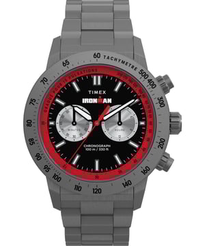 Dit Timex Ironman Premium Adrenaline Chronograph Horloge voor Mannen is het perfecte sieraad om te dragen of cadeau te geven. De Gun 44 mm ronde kast in combinatie met de comfortabele Gun roestvrijstalen horlogeband zorgt ervoor dat je volop van dit verbluffende uurwerk kunt genieten zonder enige compromissen. Aangedreven door een hoogwaardig Kwarts uurwerk en waterdicht tot 10 bar, blijft je horloge tikken. We brengen een analoge weergave naar onze hoogpresterende TIMEX® IRONMAN® met levendige rode details en een schoon wijzerplaatontwerp. Dit chronograaf horloge heeft een functie: Stopwatch, 24-uurs Display, Lichtgevende Wijzers en Tachymeter. Hoogwaardige 21 cm lengte en 22 mm breedte van een Gun roestvrijstalen band met een Vouwsluiting. Kastdiameter: 44 mm, kastdikte: 11,5 mm, kastkleur: Gun en wijzerplaatkleur: Zwart.