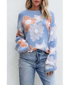 Delicate floral pattern for a subtle sophisticated touch
  Classic O
  neck design for comfort and versatility
  Drop shoulder design adds a relaxed modern aesthetic
  Ideal layering piece for various styles from jeans to skirts
  Stylish and warm perfect for the cold season
Material: 50% Viscose 28% Polyester 22% Polyamide