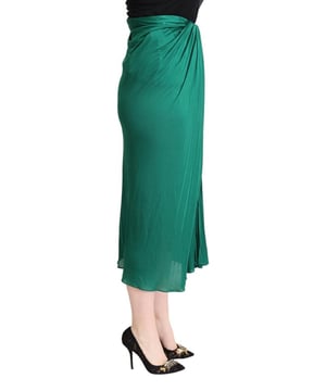Nueva falda midi plisada de cintura alta de Dolce & Gabbana.
  Hecho en Italia.
  Color verde oscuro.
  Diseno de cintura alta.
  Cierre de cremallera.
  Detalles del logotipo.
  Material: 100% viscosa.
