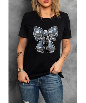 Black Rhinestone Bowknot Graphic Crewneck T Shirt
  Chic design and casual comfort
  Bowknot graphic with rhinestones adds femininity and sparkle
  Short sleeves and crew neck for a comfortable fit
  Suitable to pair with different bottoms
  See size chart for perfect fit
Material: 62% Polyester 32% Cotton 6% Elastane