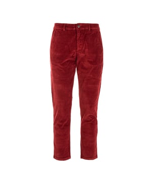 De Reign herenbroek is de perfecte combinatie van elegantie en comfort. Ze zijn gemaakt van hoogwaardige stoffen en bieden een optimale pasvorm en duurzaamheid. Verfijnde details, zoals de precieze afwerking en de keuze van fijne materialen, maken ze ideaal voor zowel werk als vrije tijd. Een veelzijdig en stijlvol kledingstuk dat niet mag ontbreken in de garderobe van elke man.
