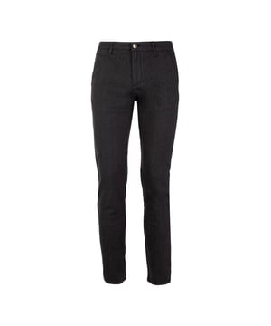 De Reign herenbroek is de perfecte combinatie van elegantie en comfort. Ze zijn gemaakt van hoogwaardige stoffen en bieden een optimale pasvorm en duurzaamheid. Verfijnde details, zoals de precieze afwerking en de keuze van fijne materialen, maken ze ideaal voor zowel werk als vrije tijd. Een veelzijdig en stijlvol kledingstuk dat niet mag ontbreken in de garderobe van elke man.