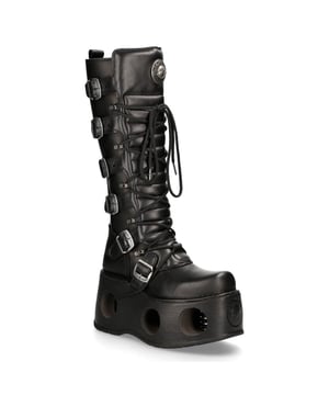 De New Rock M-272-S2 Neptuno laarzen uit de Metallic Collection herdefiniëren gothic en punkrock stijl met hun torenhoge design. Gemaakt van premium zwart runderleer met een varkensleren binnenkant, bieden ze duurzaamheid en comfort. De extra hoge 38 cm schacht, opvallende gespen en het kenmerkende logo op de tong dragen bij aan hun felle esthetiek. Met een indrukwekkende 11 cm platformhak met opvallende uitsparingen zijn deze laarzen een statement piece voor degenen die alternatieve mode omarmen. Belangrijkste kenmerken: Materiaal: Buitenkant - Runderleer | Binnenkant - Varkensleer Hakhoogte: 11 cm | Platformhoogte: 9 cm Zoolmateriaal: TPU | Bevestigingssysteem: Gelijmd Sluiting: Veters & Gespen Schachthoogte: 38 cm Stijl: Gothic, Heavy, Punk, Rock Unisex Design: Geschikt voor alle generaties Onderscheidende details: Gespen schacht, geperforeerd platform, logo op tong