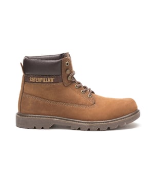 Las botas Caterpillar Colorado 2.0 ofrecen un diseño atemporal con una durabilidad y comodidad inigualables. Fabricadas en cuero flor de primera calidad con cuello acolchado, estas botas brindan un soporte superior. La suave plantilla de espuma EVA garantiza comodidad durante todo el día, mientras que la resistente suela de goma proporciona una excelente tracción para el trabajo o el uso casual.

Características principales:
Cuero de grano completo de primera calidad: parte superior duradera y elegante Cuello acolchado: mayor soporte y comodidad del tobillo Plantilla de espuma EVA: amortiguación suave para un uso duradero Suela de goma duradera: proporciona una tracción superior en varias superficies Diseño atemporal: ideal para el trabajo, lo informal y las aventuras al aire libre