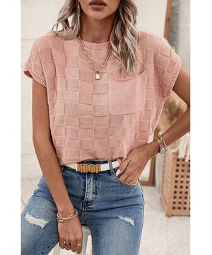 Staubrosa Farbe  
Gittermuster-Strickdesign  
Kurze Ärmel  
Hochwertige Materialien  
Bequem und stilvoll  
Perfekt zum Layering oder zum alleinigen Tragen  
Einzigartig gestaltet, um sich von anderen Pullovern abzuheben