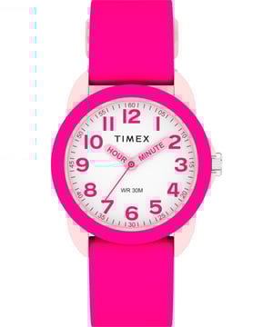 Dit Timex Time Teacher Analoge Horloge voor Kinderen is het perfecte tijdpiece om te dragen of als cadeau te geven. De witte 30 mm ronde behuizing gecombineerd met de comfortabele roze siliconen horlogeband zorgt ervoor dat je geniet van dit prachtige horloge zonder compromissen. Aangedreven door een hoogwaardig kwartsuurwerk en waterdicht tot 3 bar, blijft je horloge tikken. Zorgvuldig ontworpen en duurzaam genoeg voor actieve kinderen, maakt ons Timex Kids Analoge horloge tijdwaarneming leuk. Hoogwaardige 19 cm lange en 16 mm brede roze siliconen band met een gesp. Behuizingsdiameter: 30 mm, behuizingdikte: 10 mm, behuizingkleur: wit en wijzerplaatkleur: wit.