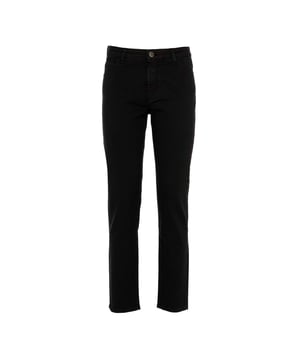 Entdecken Sie die Damenjeans von Reign, die mit viel Liebe zum Detail und Qualität hergestellt werden. Stolz Made in Italy, repräsentieren diese Jeans die Exzellenz der italienischen Fertigung, die traditionelle Handwerkskunst mit hochwertigen Materialien kombiniert. Ein langlebiges Kleidungsstück, das jede Garderobe mit schlichter Eleganz bereichert.