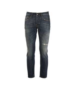 De Reign herenjeans combineren stijl en kwaliteit perfect. Ze zijn gemaakt van denim van hoge kwaliteit en bieden een onberispelijke pasvorm en duurzaamheid waardoor ze ideaal zijn om elke dag te dragen. Aandacht voor detail, van precieze stiksels tot verstevigingen op stresspunten, zorgt voor duurzaamheid zonder aan comfort in te boeten. Een veelzijdig kledingstuk dat nooit uit de mode raakt, perfect voor elke gelegenheid.