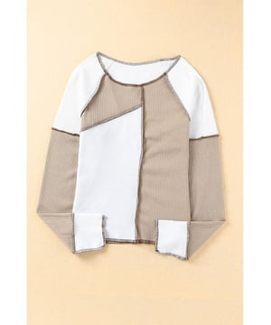 Bloques de color irregulares divididos por costuras decorativas  
Detalles acanalados en horizontal, vertical y diagonal  
Ajuste slim con elasticidad para acentuar las curvas  
Estilo diario lindo y a la moda con jeans ajustados  
Material: 100% poliéster