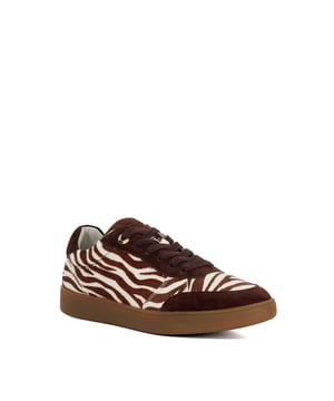 Electrolite has been designed with a low-profile silhouette, a trending sole for the season. Resting on a super slim contrasting soles in beautiful suede colours they feature towelling lace details. The addition of double lace options allows you to adapt them to your personal style.Experience all-day wearability with full-length cushioning that adapts to your every move. Soft, breathable linings keep your feet cool and fresh, while lightweight, flexible soles and our specially designed insocks with increased padding make you feel like you are walking on air.