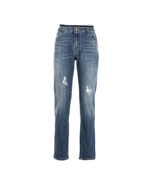 Ontdek de Reign jeans voor dames, gemaakt met toewijding voor kwaliteit en aandacht voor detail. Deze met trots in Italië gemaakte jeans vertegenwoordigen de uitmuntendheid van de Italiaanse productie en combineren traditioneel vakmanschap met hoogwaardige materialen. Een duurzaam kledingstuk dat elke garderobe verfraait met ingetogen elegantie.