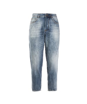 De Reign herenjeans combineren stijl en kwaliteit perfect. Ze zijn gemaakt van denim van hoge kwaliteit en bieden een onberispelijke pasvorm en duurzaamheid waardoor ze ideaal zijn om elke dag te dragen. Aandacht voor detail, van precieze stiksels tot verstevigingen op stresspunten, zorgt voor duurzaamheid zonder aan comfort in te boeten. Een veelzijdig kledingstuk dat nooit uit de mode raakt, perfect voor elke gelegenheid.