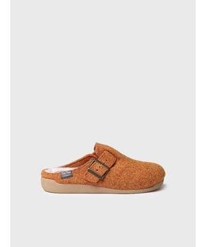 Toni Pons Toni Pons MIMA-FP Womens Slippers Taronja

 Upper Material: Felt

Lining Material: Faux Fur

Sole Material: Rubber

Closure/Fastening: Slip-On

Features: Comfort,Breathable

Toe Shape: Round

Shoe Width: Regular

Item Weight: 0.5 KG

Heel Height: Flat (Under 2.5cm)

Slipper Style: Mule

Gift Boxed: No
Product Code: MIMA-FP-TARONJA