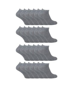 Pack de 24 pares de calcetines de algodón para niños de Snob Sock: ¿Buscas calcetines deportivos duraderos y cómodos para tus hijos? Nuestra sencilla gama de calcetines deportivos para niños ofrece una relación calidad-precio insuperable con 24 pares incluidos en cada paquete. Fabricados con un 75% de algodón, estos calcetines mantienen los pies de los más pequeños suaves y cómodos, tanto si los llevan de forma informal como durante actividades deportivas. El alto contenido de algodón también garantiza la transpirabilidad, permitiendo que el aire caliente escape y manteniendo los pies frescos y secos, por lo que son perfectos para el clima más cálido. . Diseñados para aumentar la comodidad, estos calcetines tobilleros presentan una costura lisa en la puntera para reducir la irritabilidad, lo que los hace ideales para correr y hacer deporte. Disponibles en negro, gris y blanco, y en dos tallas: 9-12 UK y 12-3 UK, estos calcetines se pueden lavar a máquina para facilitar su cuidado. . Detalles adicionales del producto: - Calcetines entrenadores de algodón para niños - Paquete de 24 pares - Algodón suave - Absorben la humedad - Transpirables - Disponibles en negro, gris y blanco - 2 tallas en 9-12 UK y 12-3 UK - Lavables a máquina