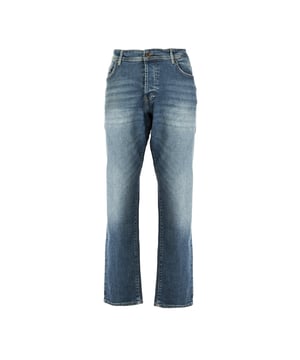 GAS herenjeans zijn het toonbeeld van authentieke en veelzijdige stijl. Ze zijn gemaakt van denim van hoge kwaliteit en bieden de perfecte combinatie van comfort, duurzaamheid en eigentijds design. Ze zijn verkrijgbaar in verschillende pasvormen en wassingen en passen bij elke gelegenheid, van casual tot verfijnd, en weerspiegelen de essentie van het merk voor dynamische, detailgerichte mannen.