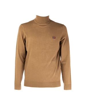 Die Herrenpullover von SCUOLA NAUTICA ITALIANA vereinen Stil und Zweckmäßigkeit, inspiriert von der faszinierenden Welt der Seefahrt. Aus hochwertigen Materialien gefertigt, bieten sie Komfort und Wärme, ideal für kühlere Tage. Ihr klassisches Design und die feinen Details machen sie perfekt für einen lässigen und doch eleganten Look, der die Leidenschaft für die nautische Tradition widerspiegelt.